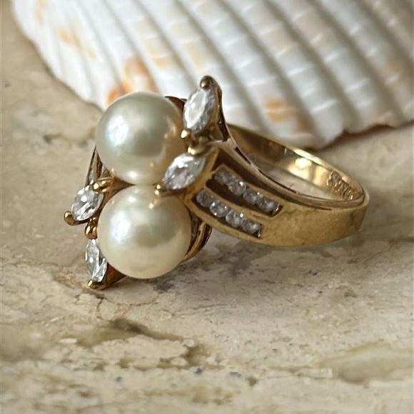 10kt Gold Sparkling CZs and Genuine Pearls Ring - Picture 7 of 9
